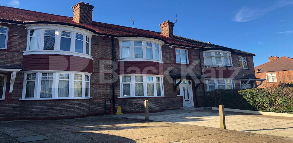 			LET , 3 Bedroom, 1 bath, 1 reception House			 Tulse Hill, Brixton/Tulse Hill 